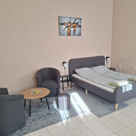 Mainstreet Apartman スボティツァ エクステリア 写真